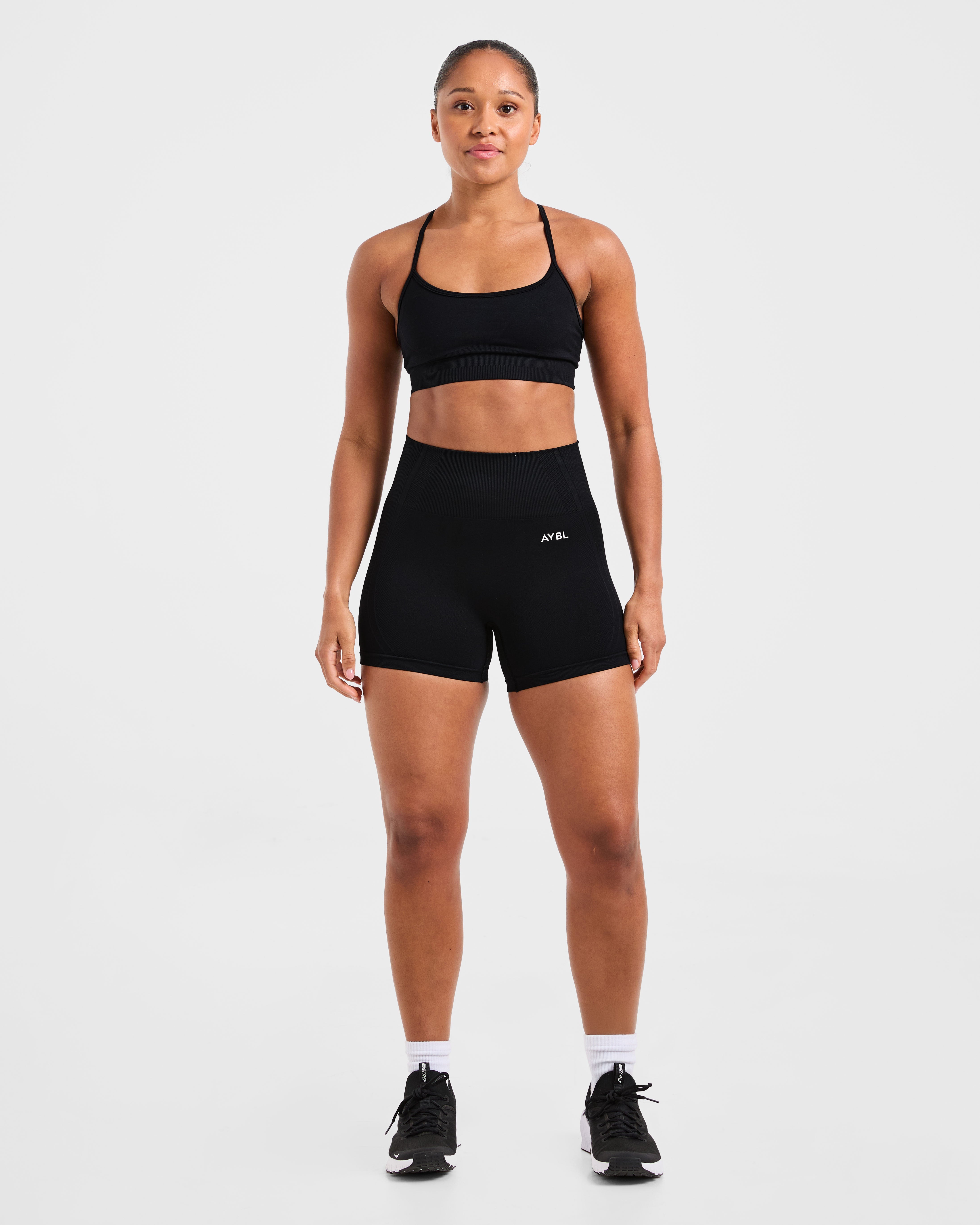 Empower Seamless Sports Bra - Black