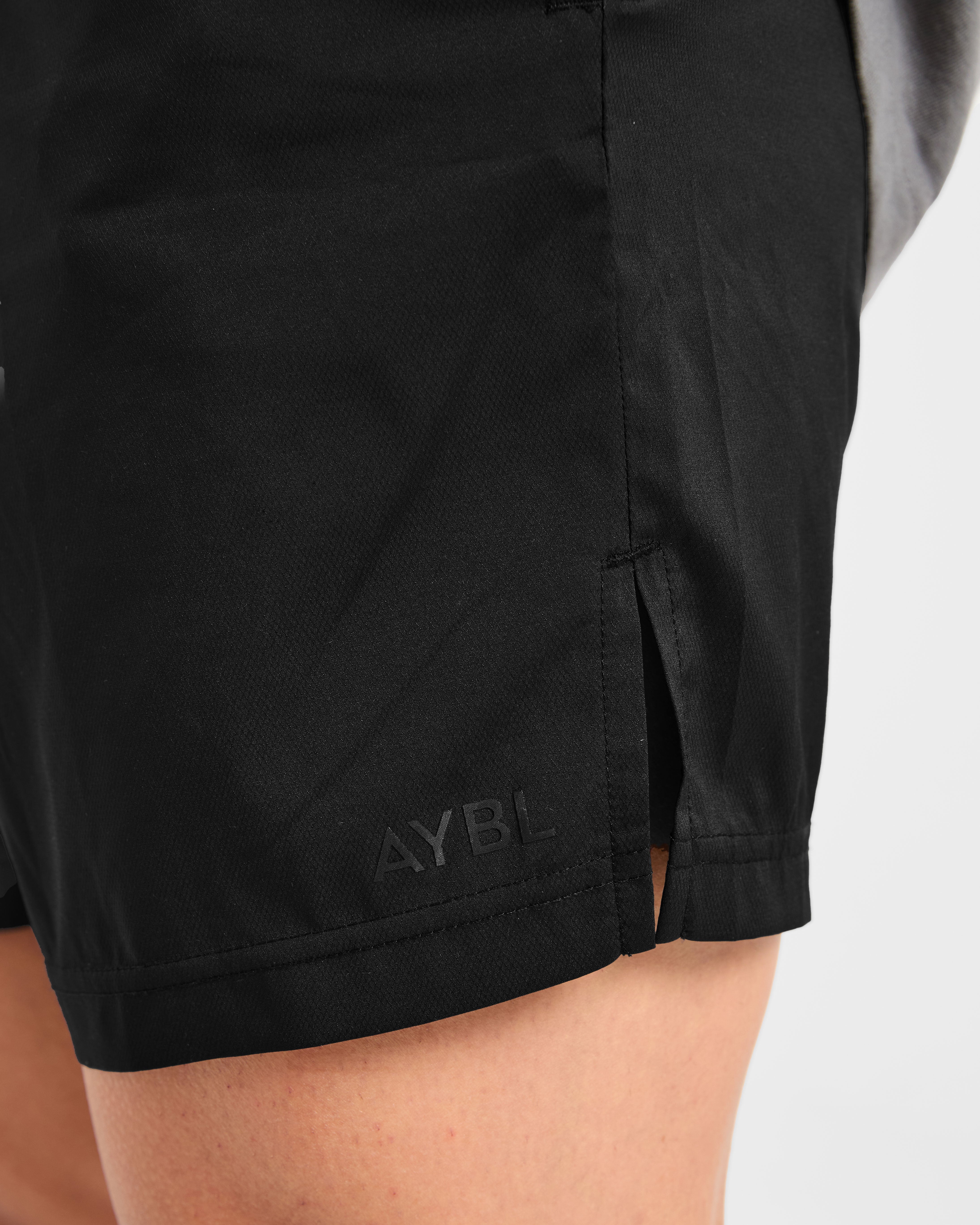 Ascend 7" Shorts - Black