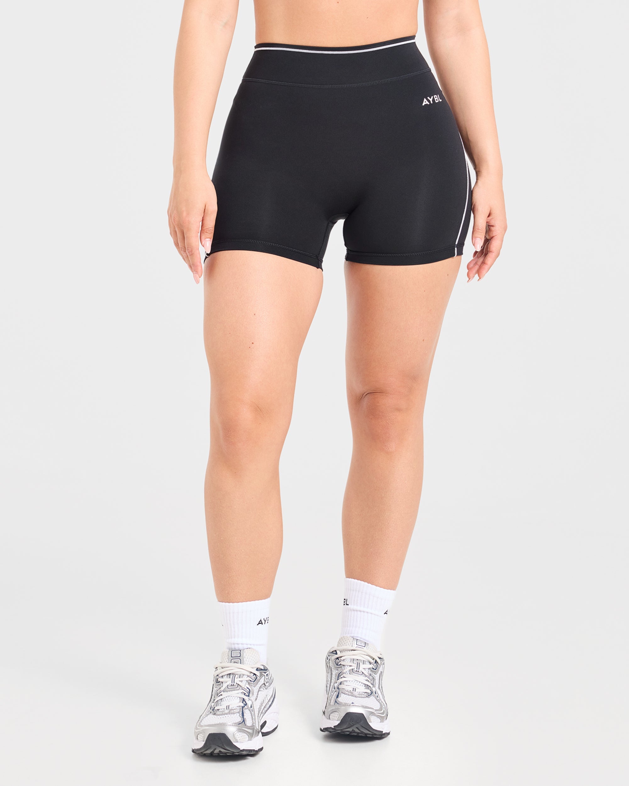 Form Shorts - Black