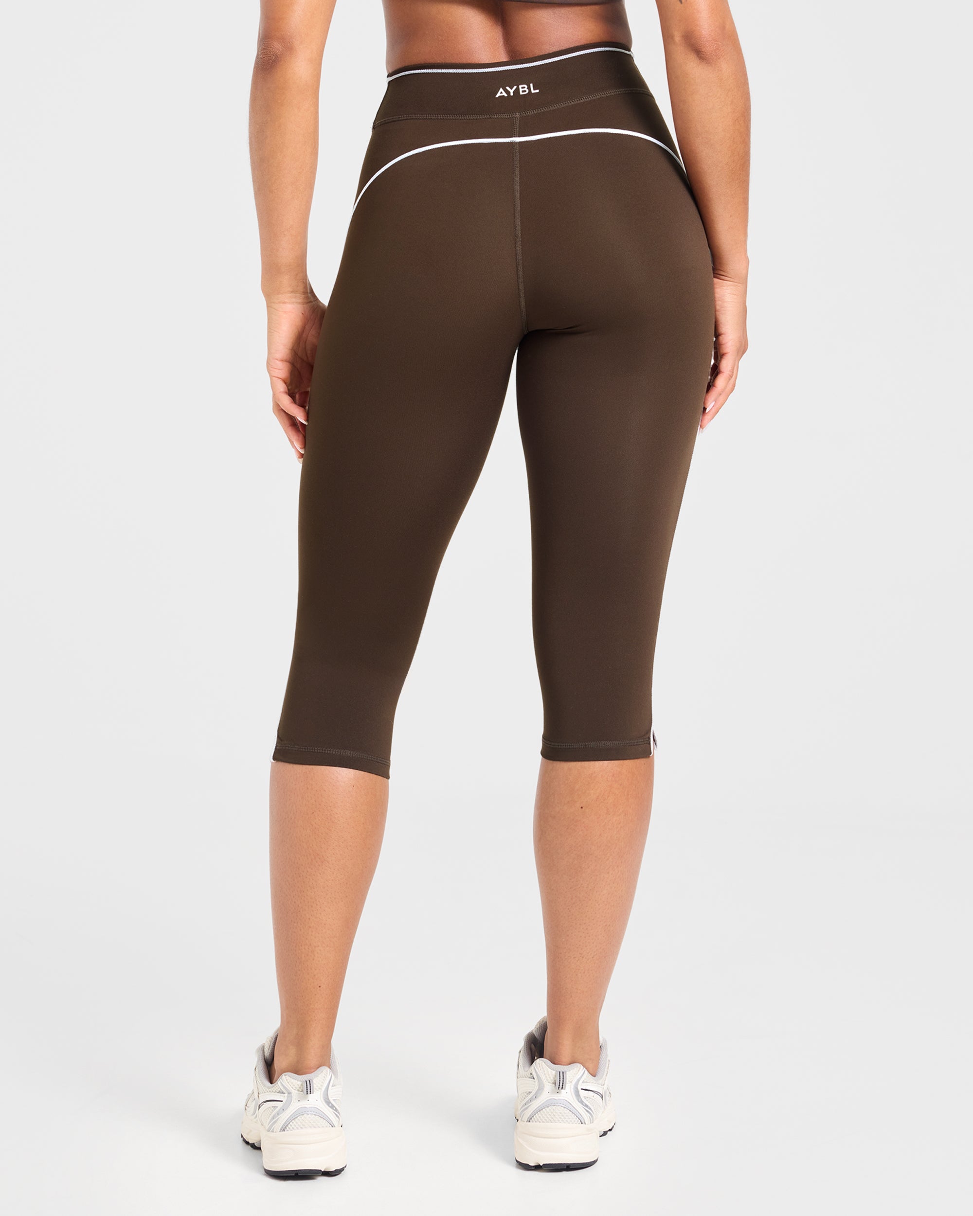 Form Capris - Coffee Bean