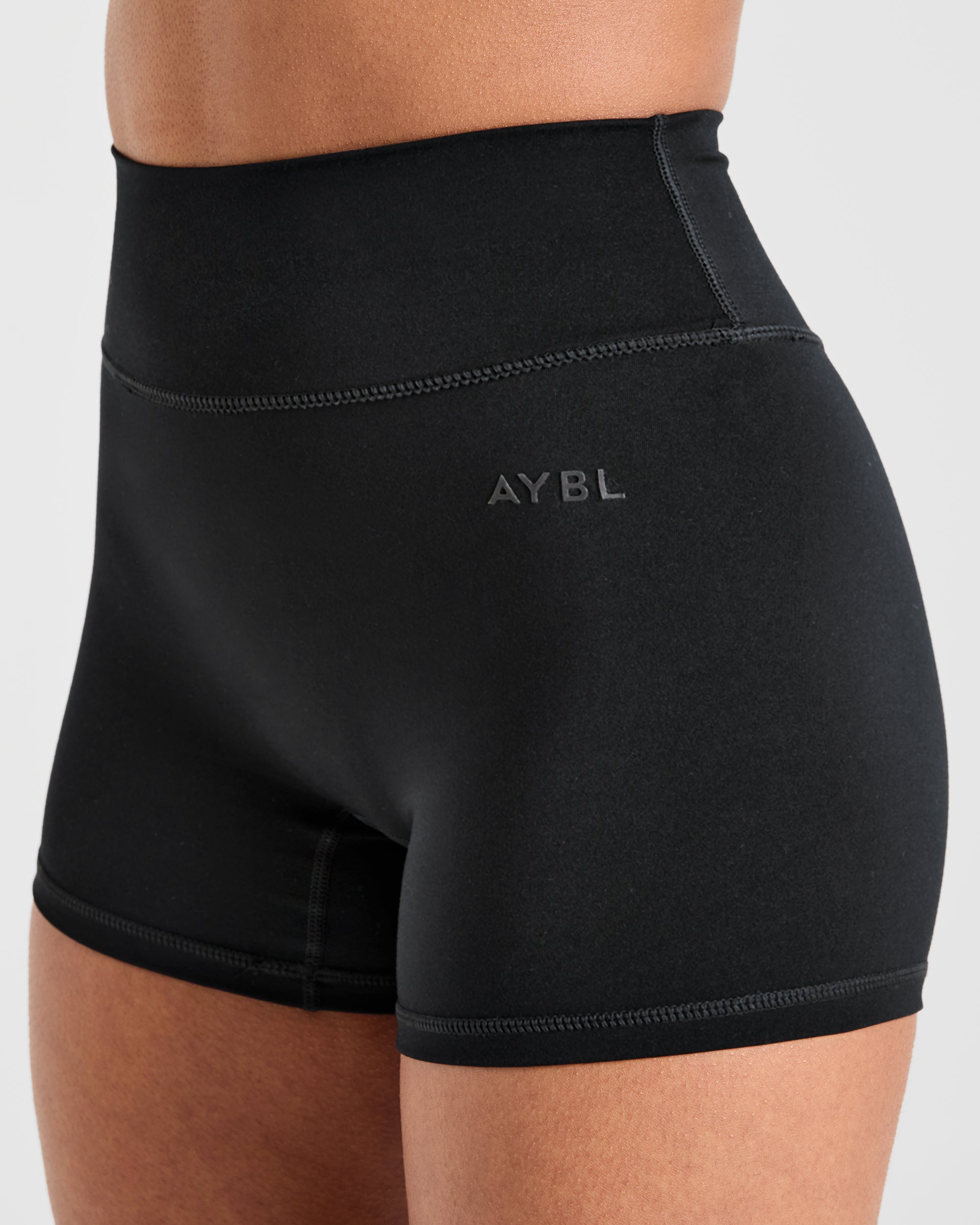 Staple Shorts - Black