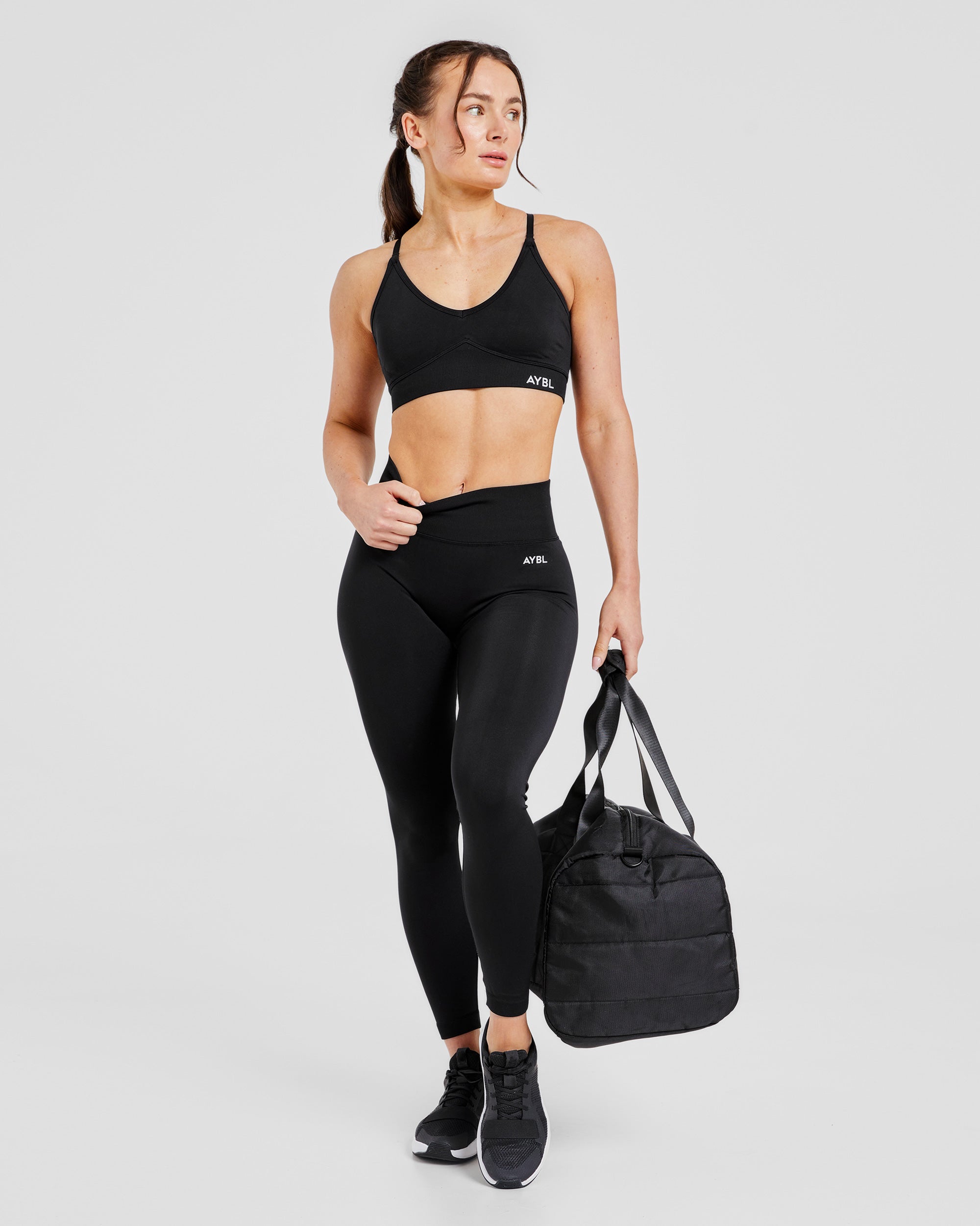 Adapt Seamless Sports Bra - Black