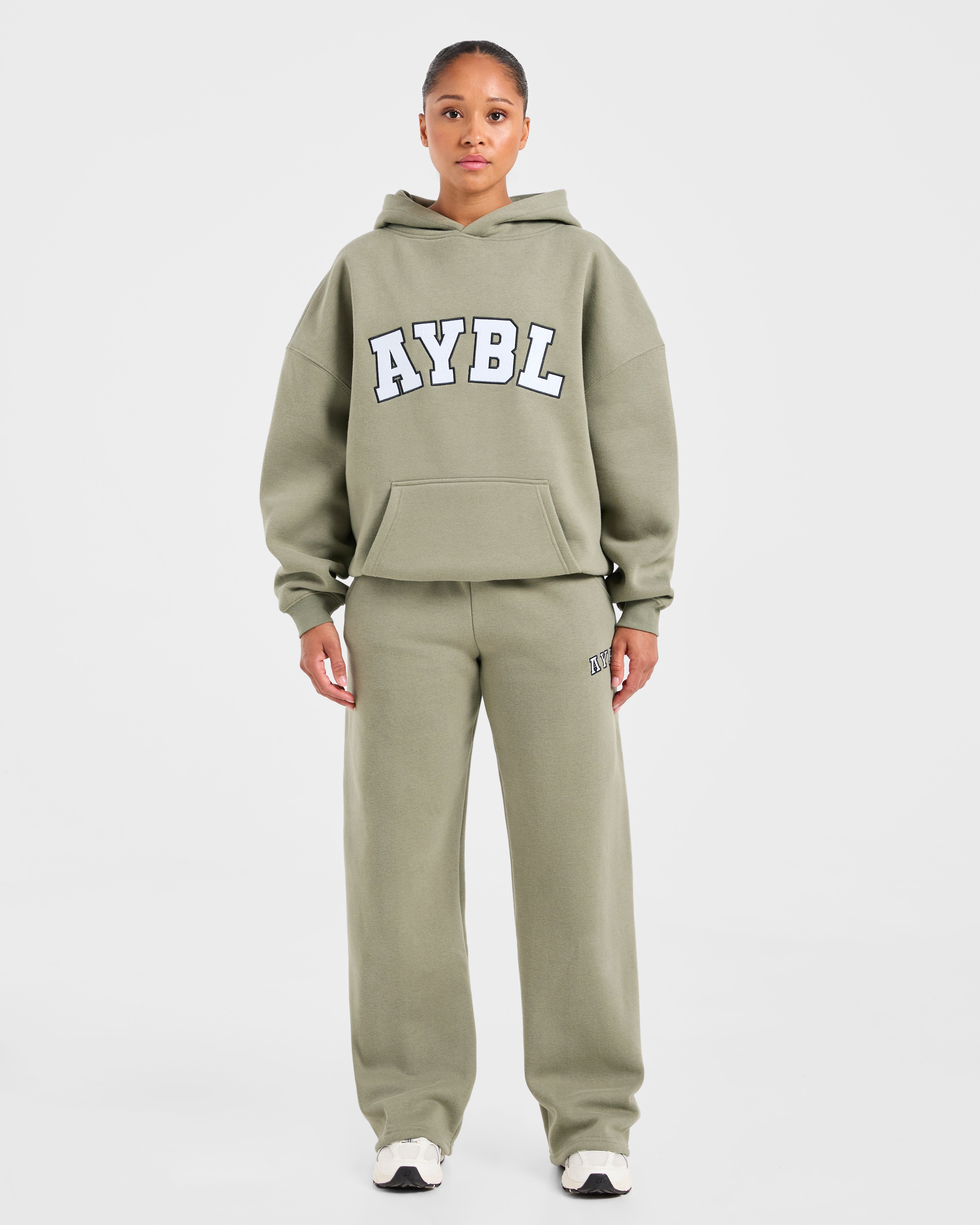 MLB■(W)Varsity Sportive Loose Jogging Pants★送料込 Varsity 2.0 Oversized Straight Leg Joggers - Muted Olive