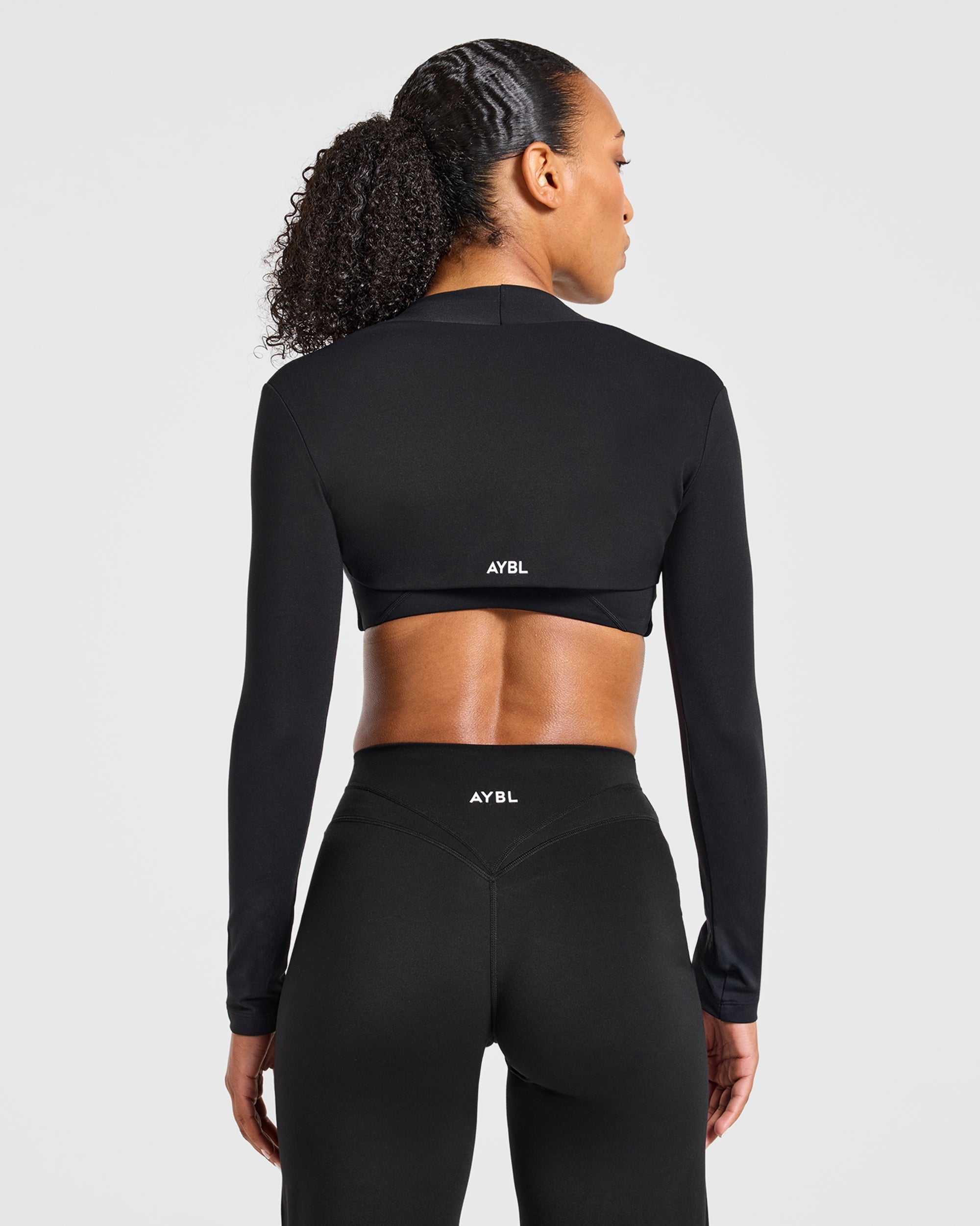 Engage Shrug - Black