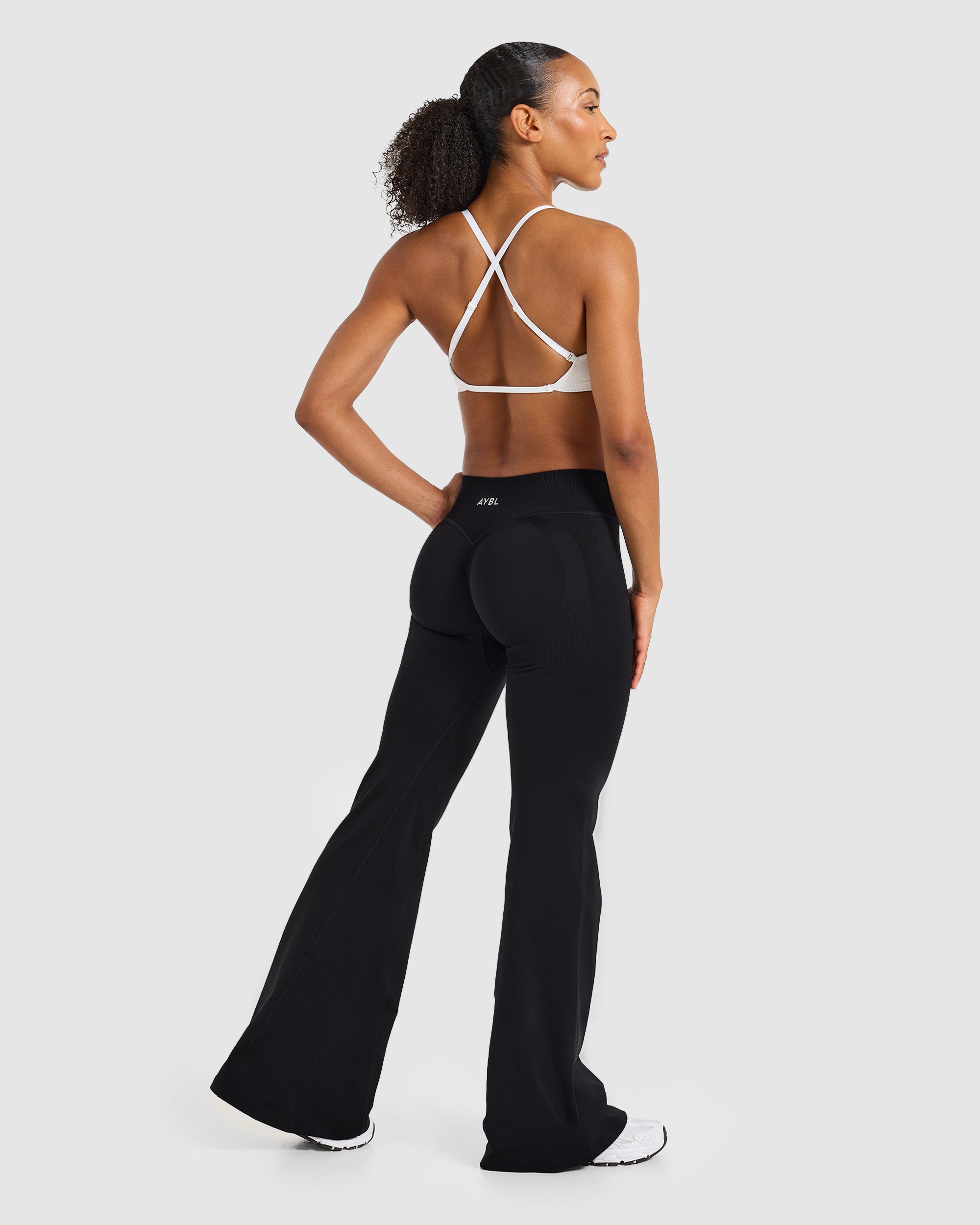 Adapt Seamless Strappy Sports Bra - White