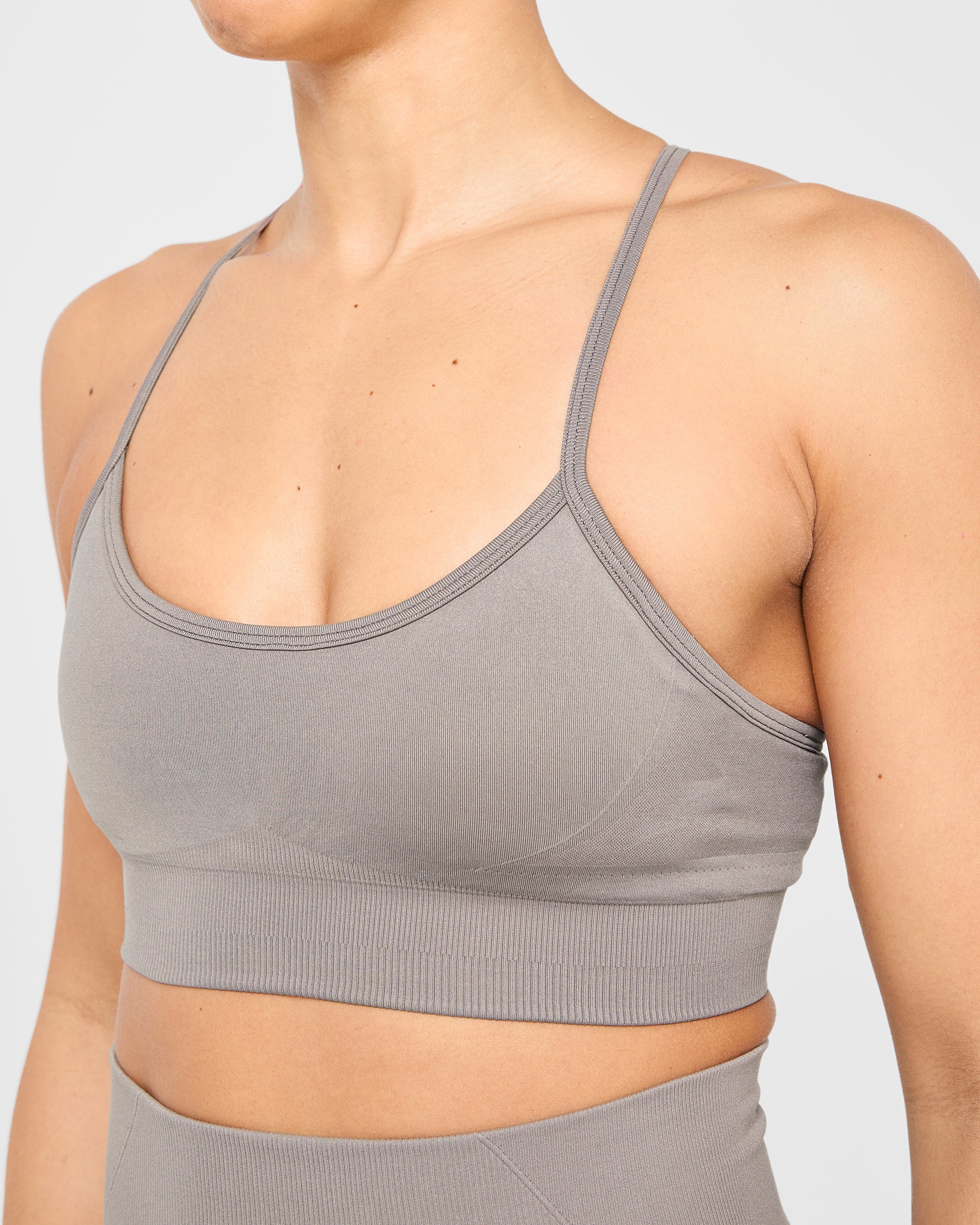 Empower Seamless Sports Bra - Taupe