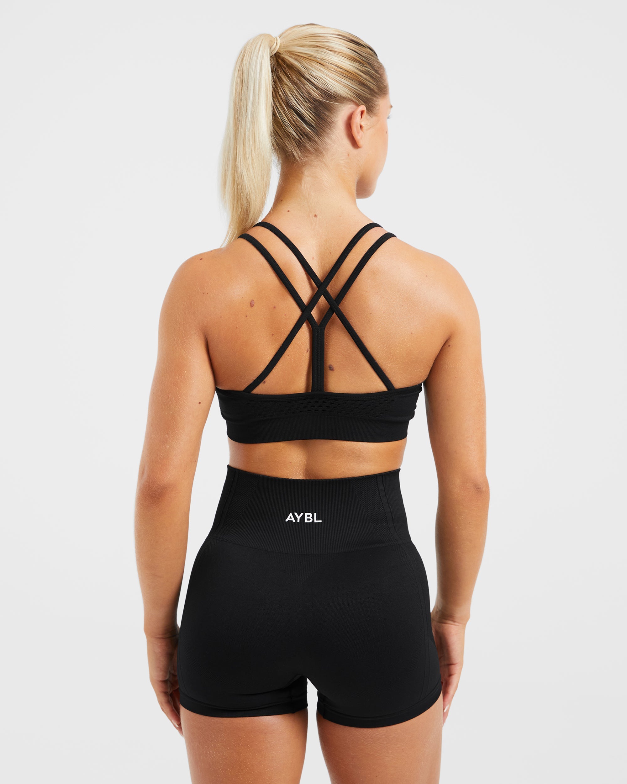 Essential Seamless Strappy Sports Bra - Black