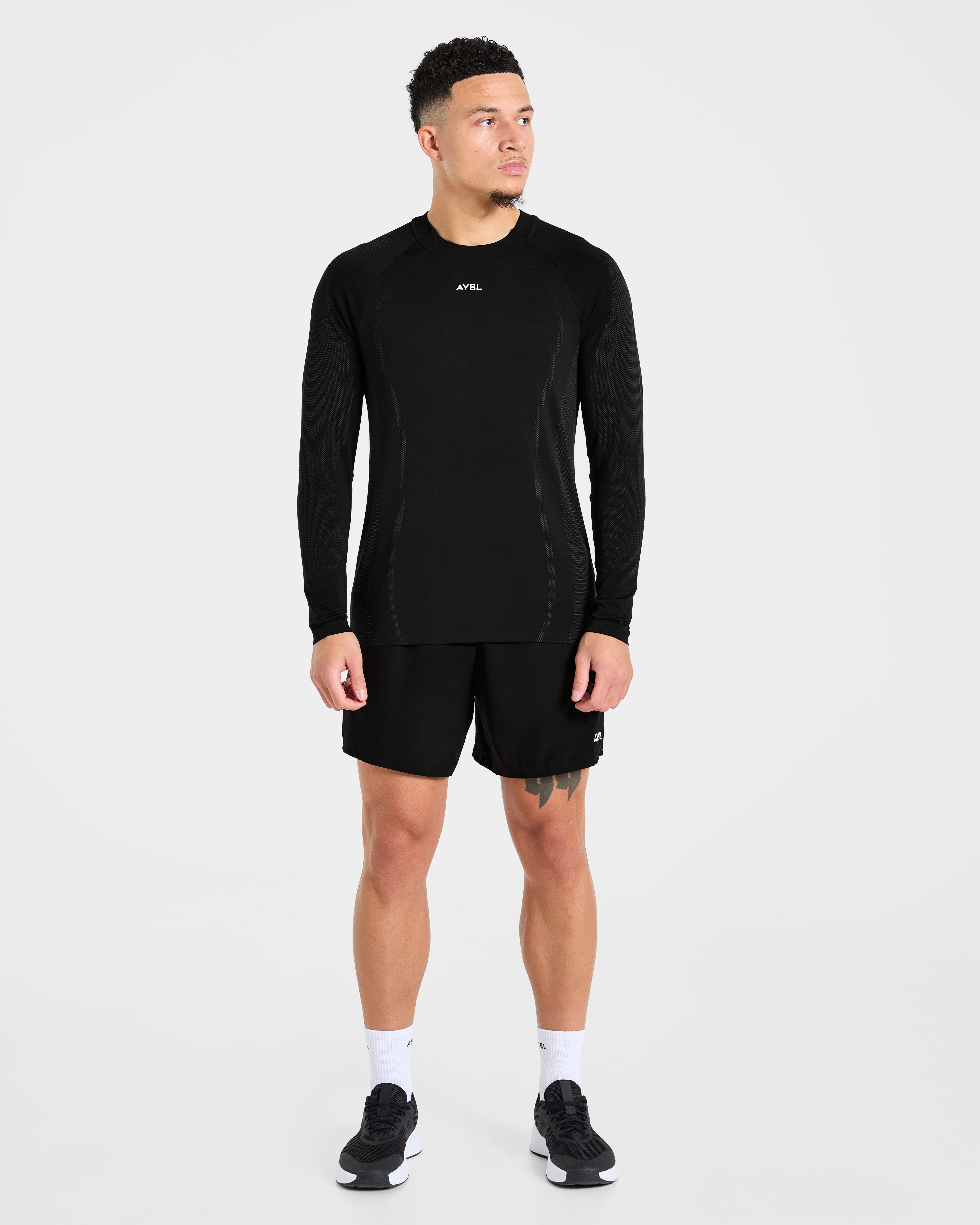Attain Seamless Long Sleeve T Shirt - Black