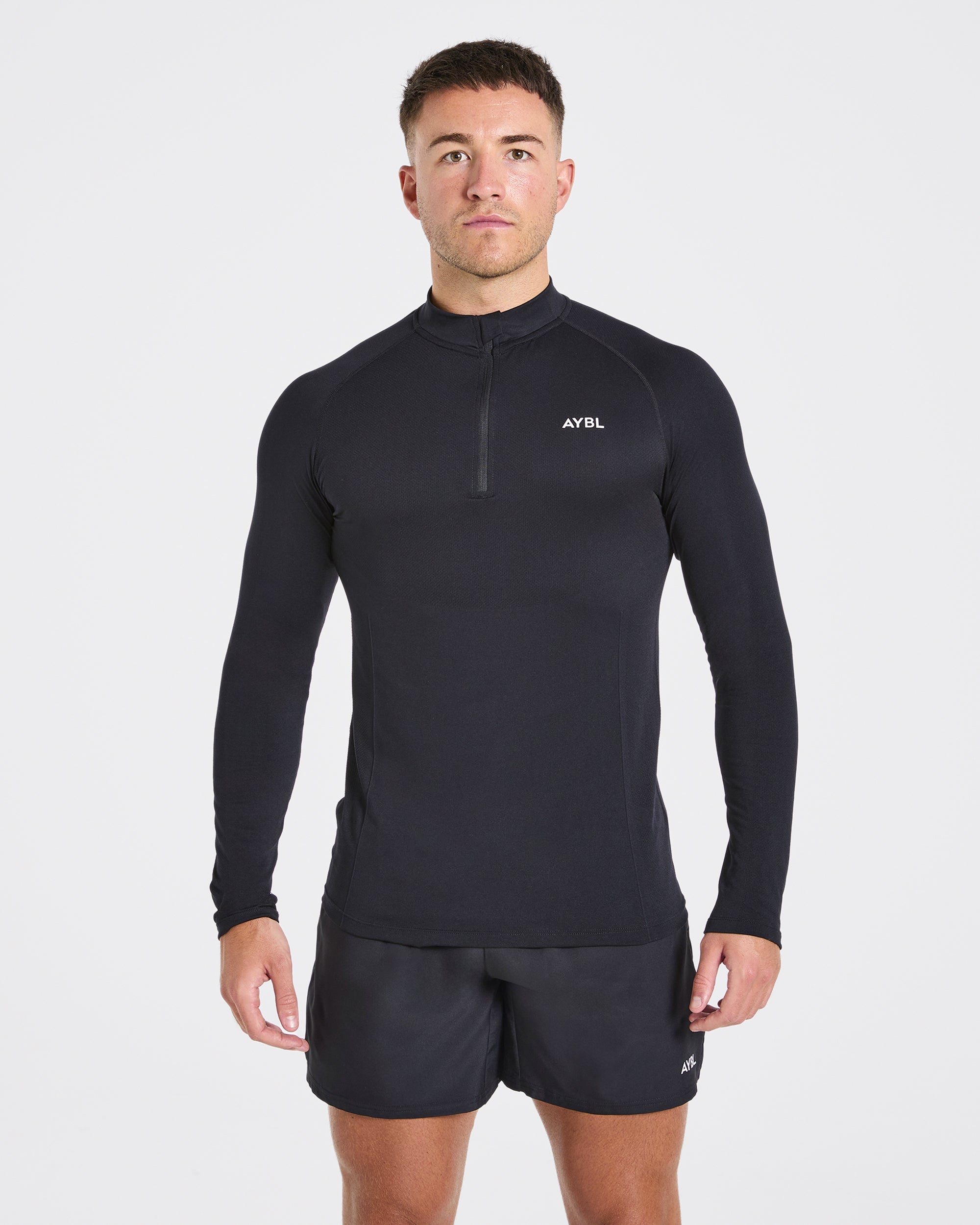 Essential Seamless 1/4 Zip Pullover - Black