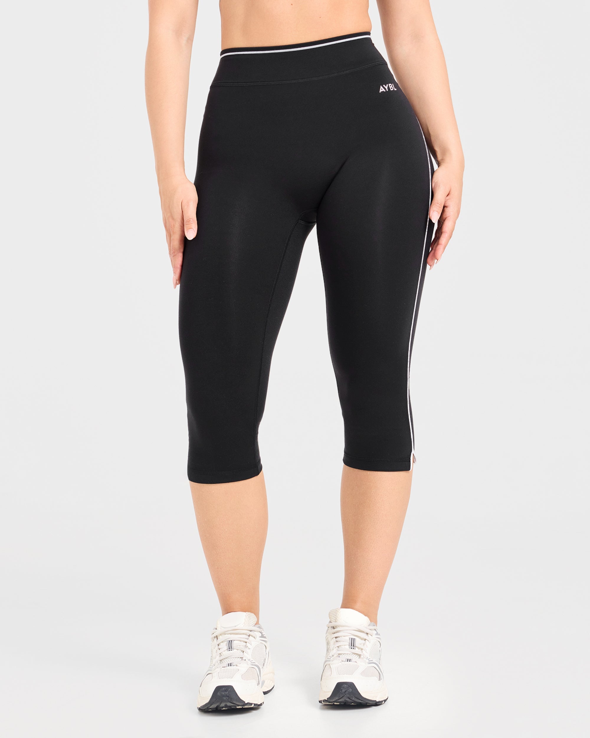 Form Capris - Black