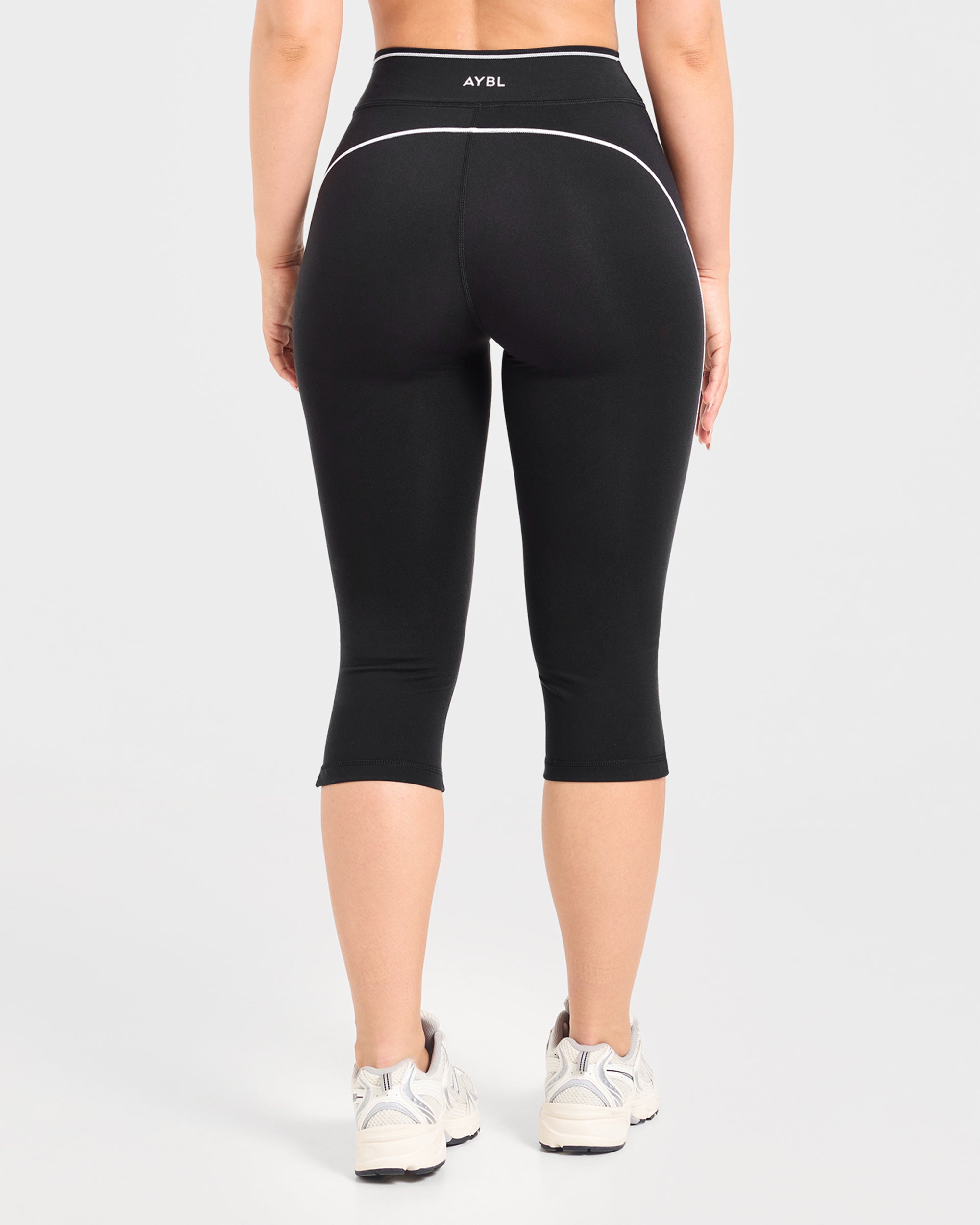 Form Capris - Black