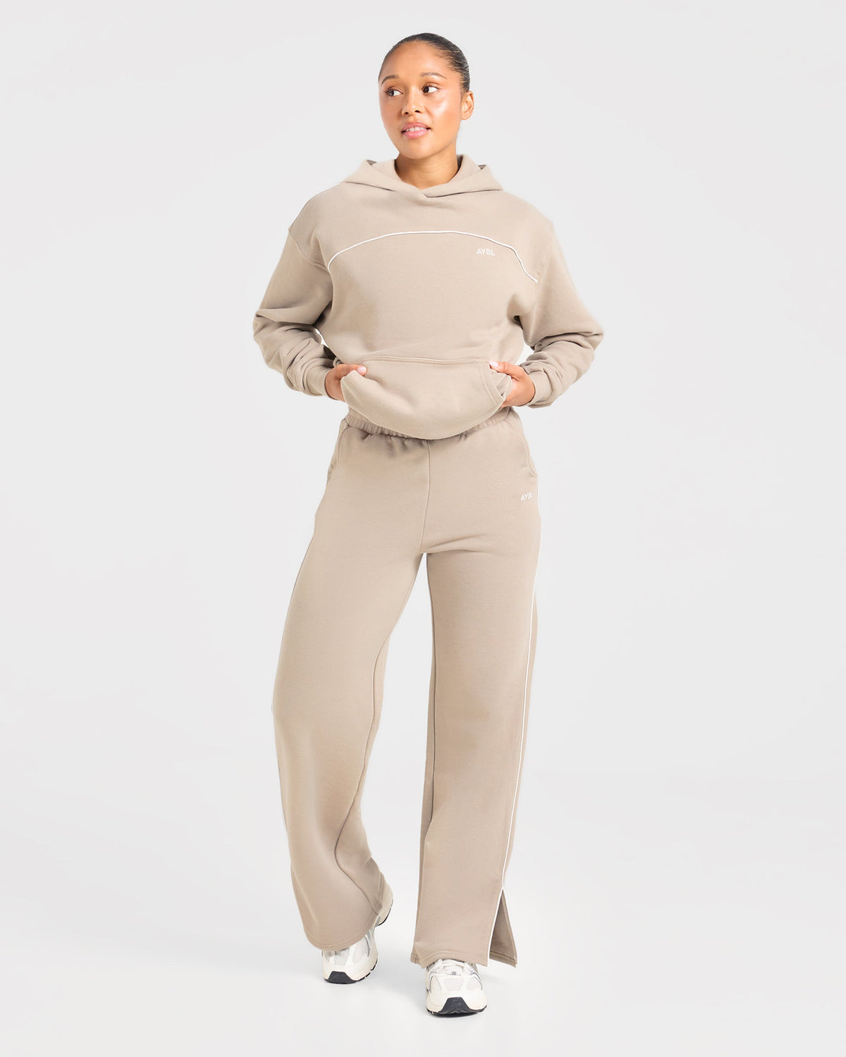 Form Straight Leg Joggers - Mocha