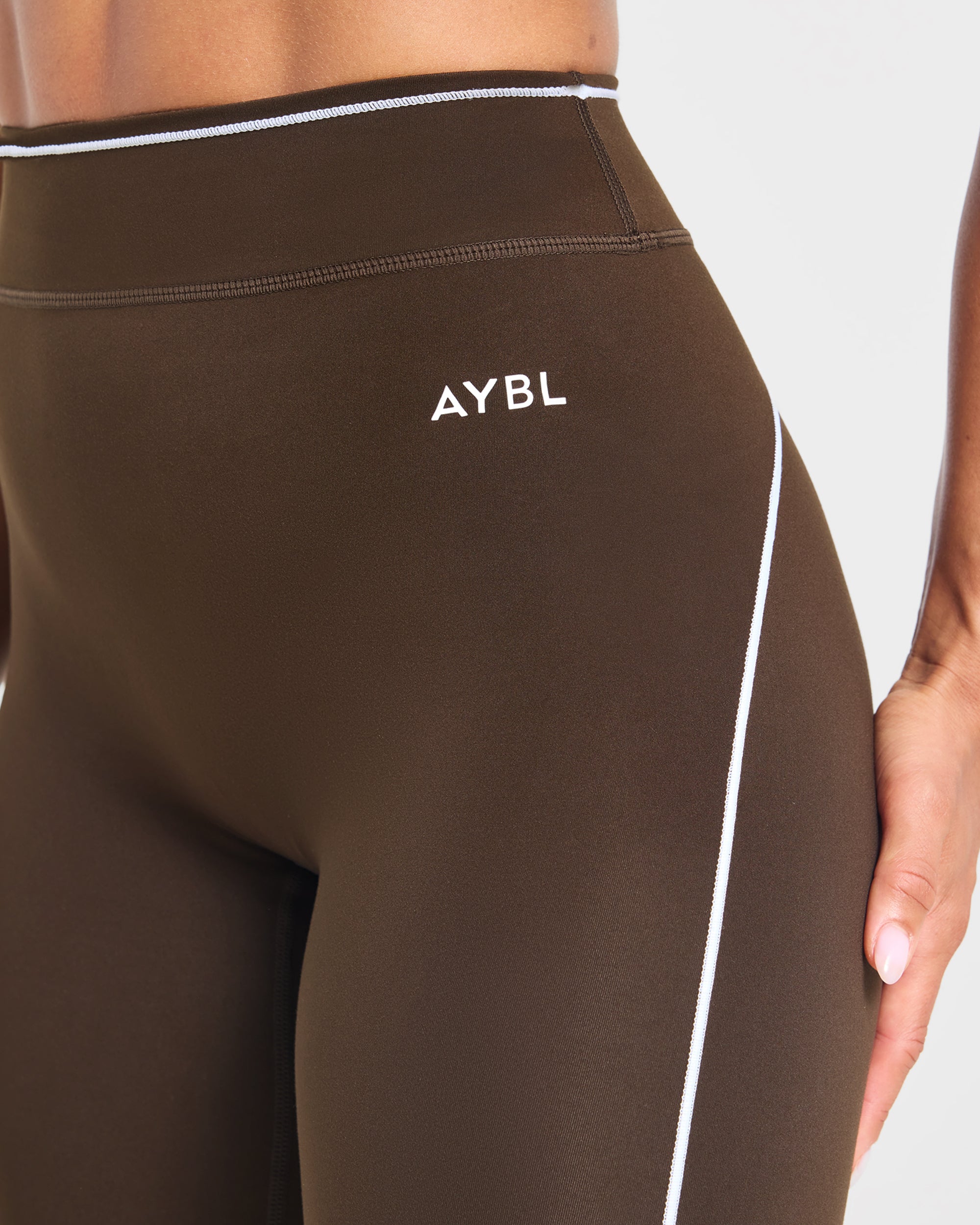 Form Capris - Coffee Bean