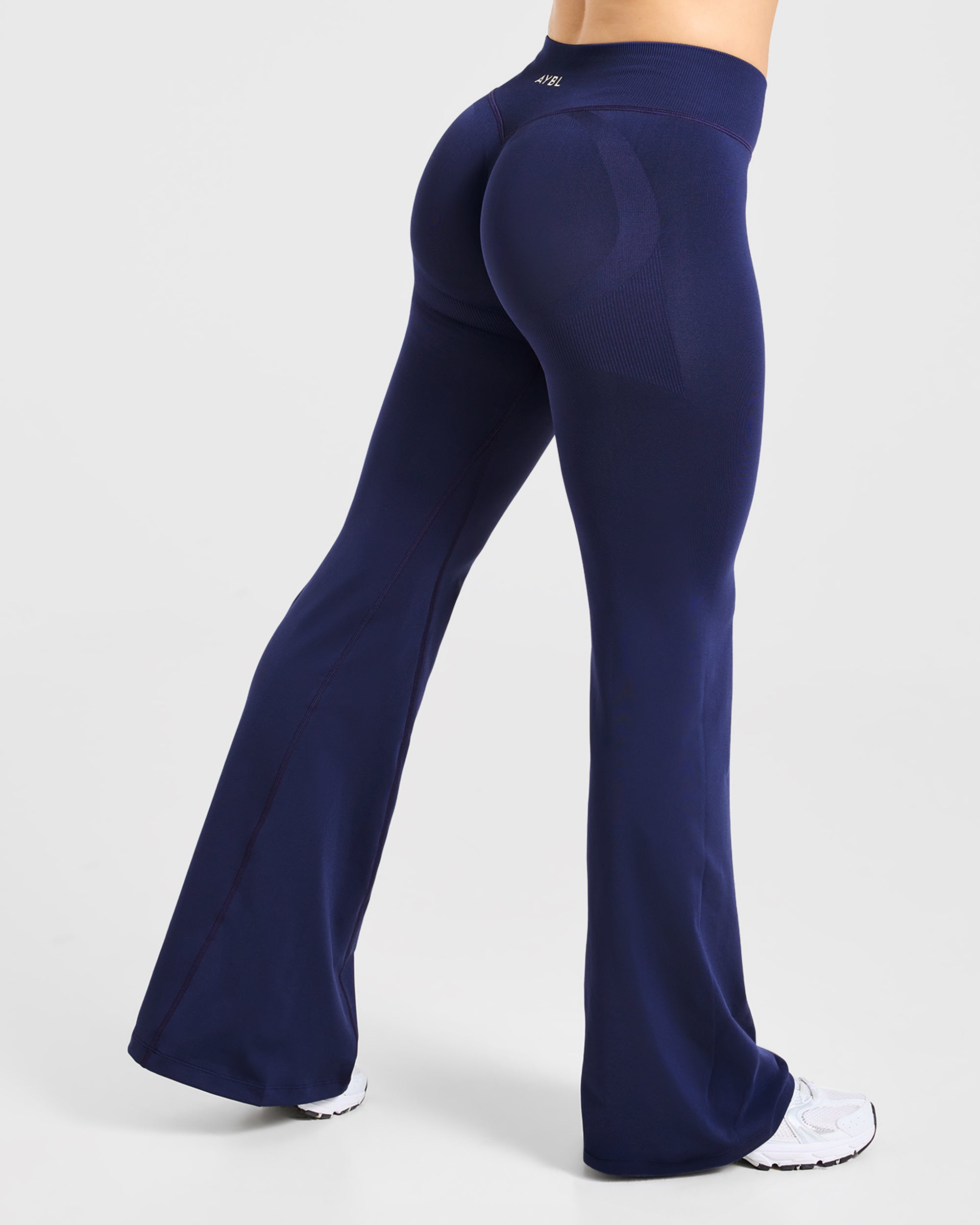 Adapt Seamless Flared Leggings - Black