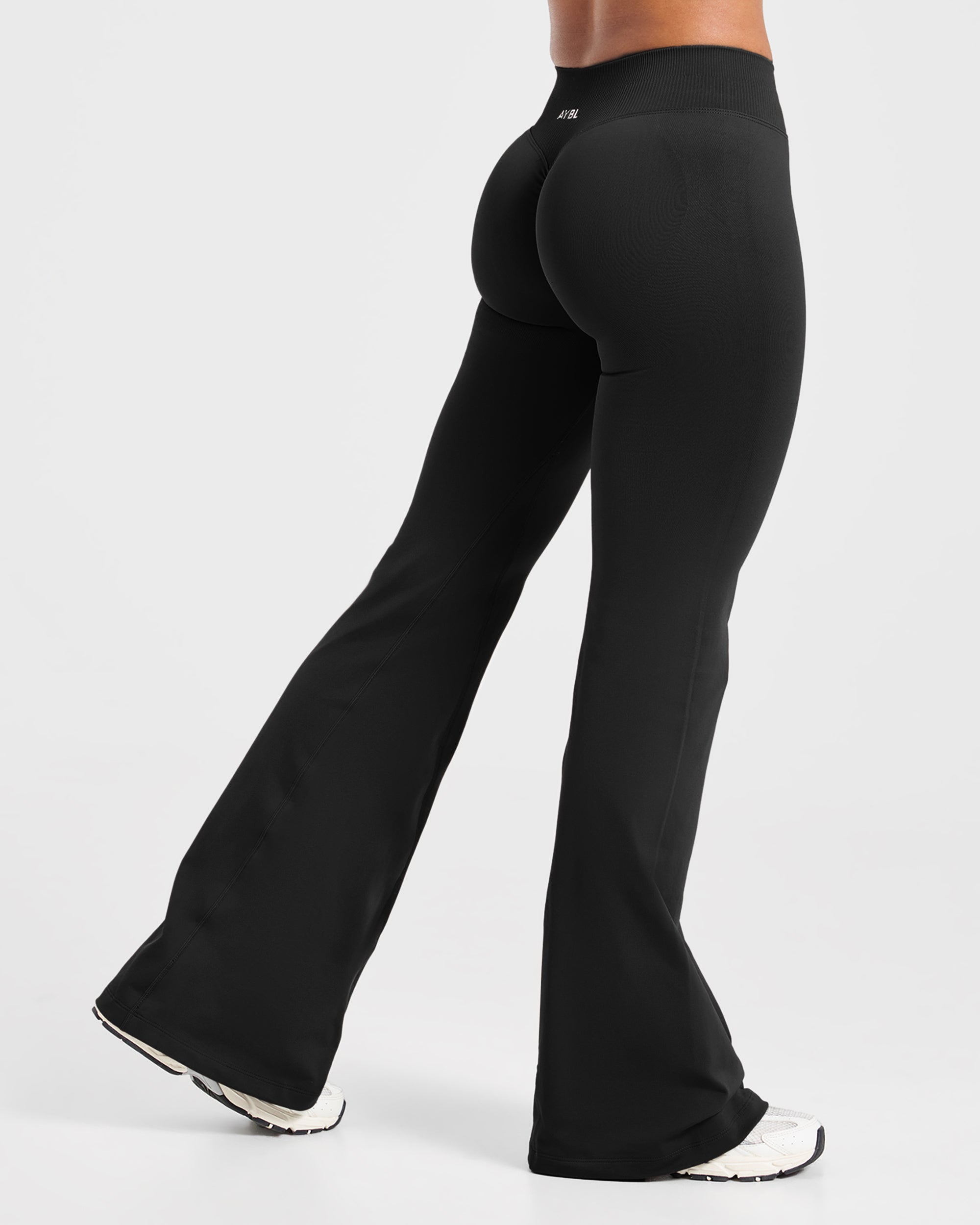 Enhance Seamless Flared Leggings - Brown