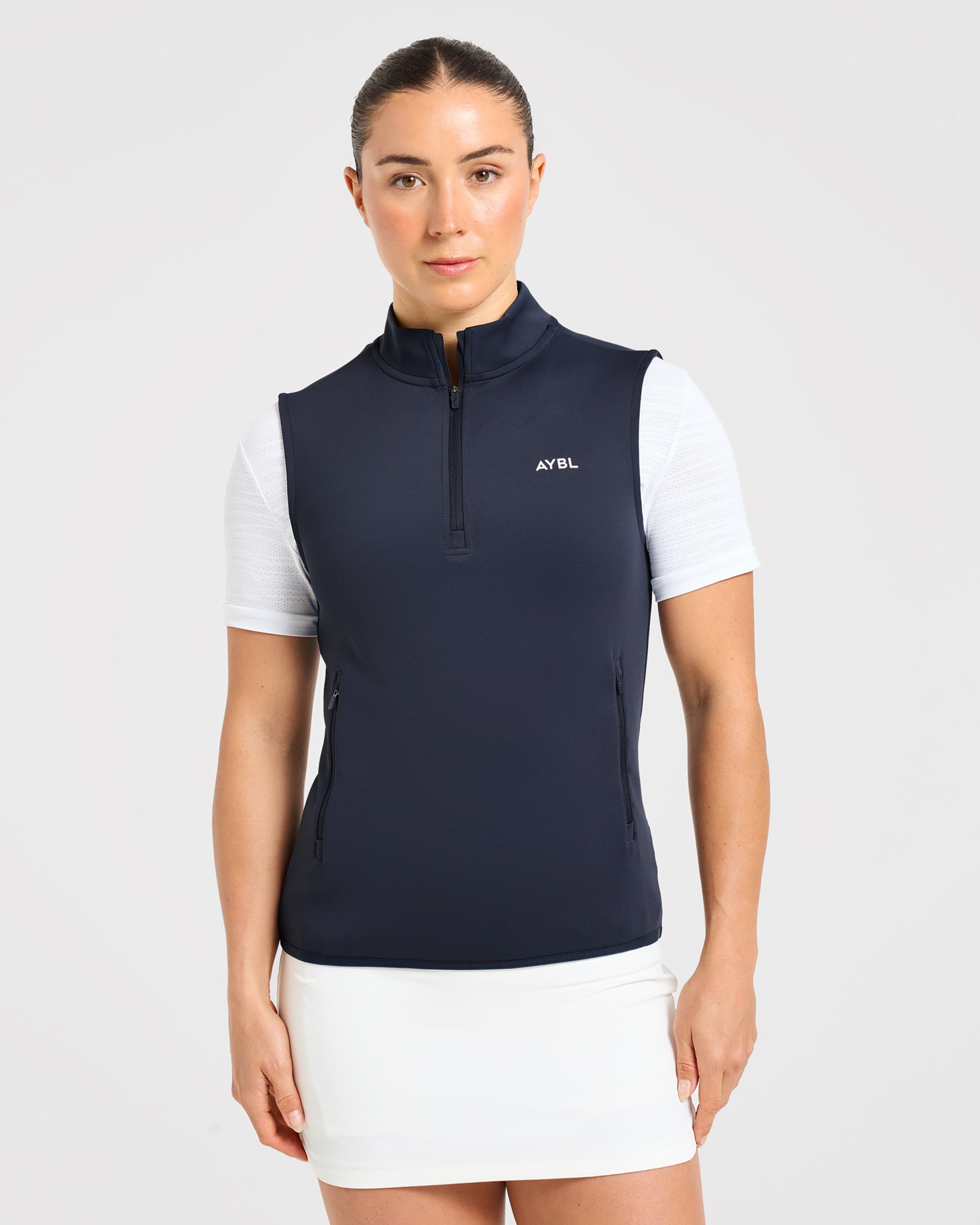 241 AREA241-VEST 　MB1154 Classic 1/4 Zip Vest - Black