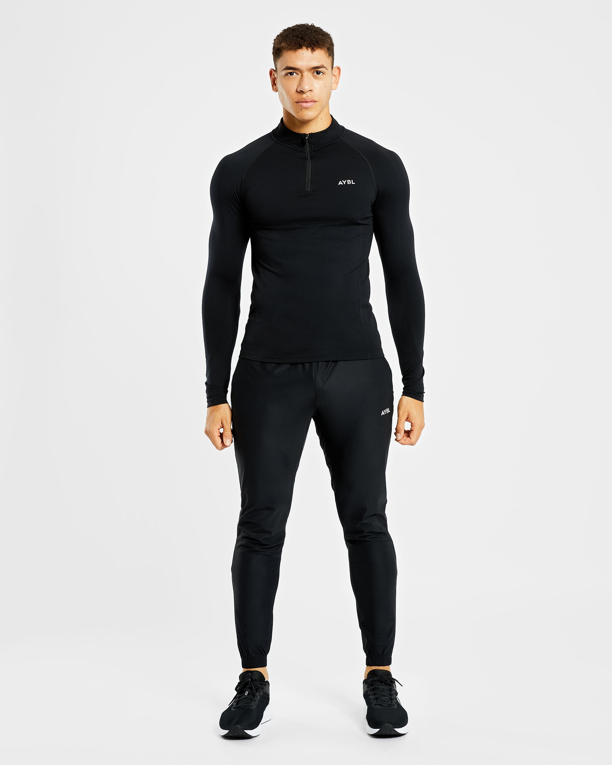 Essential Seamless 1/4 Zip Pullover - Black