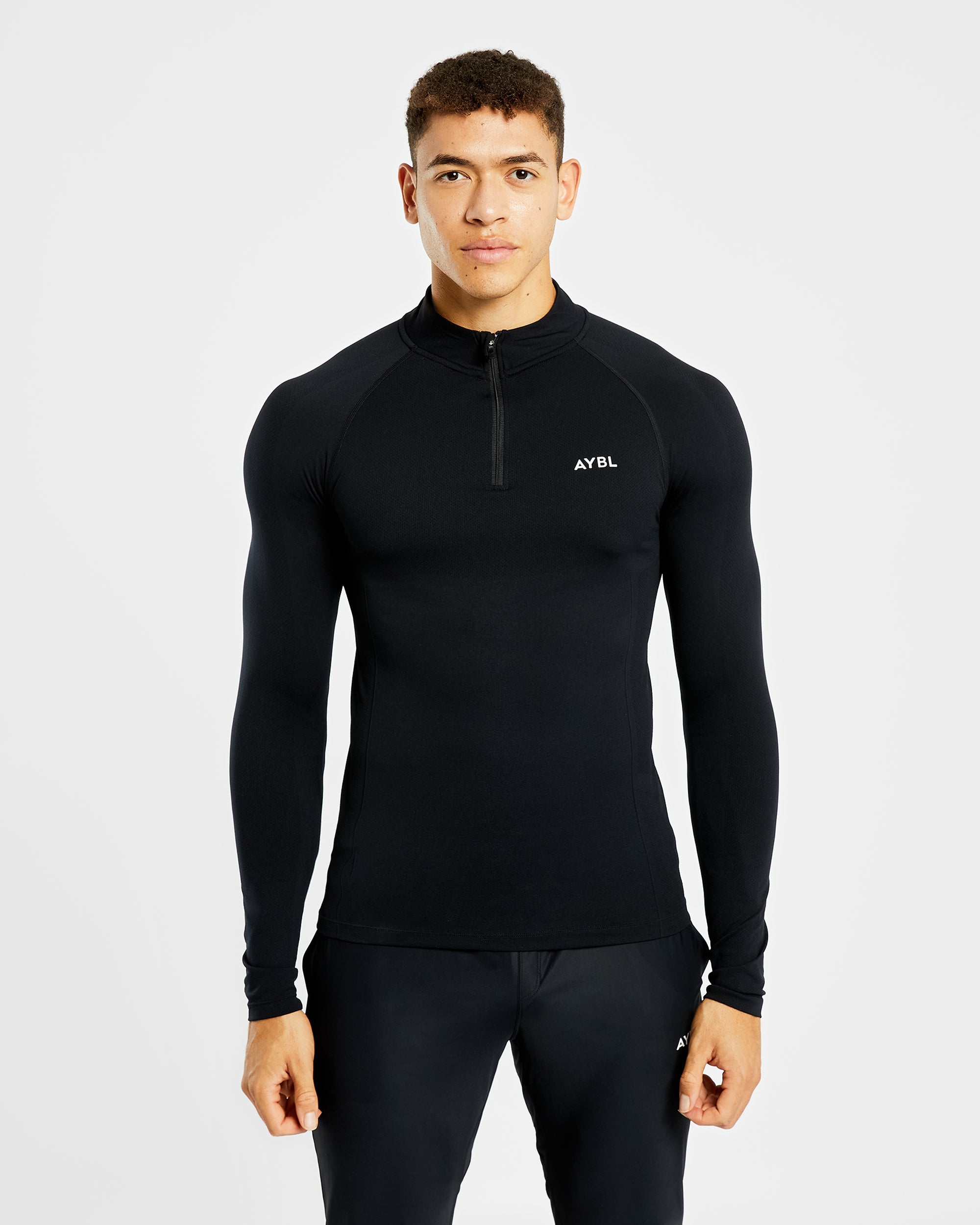 Essential Seamless 1/4 Zip Pullover - Black