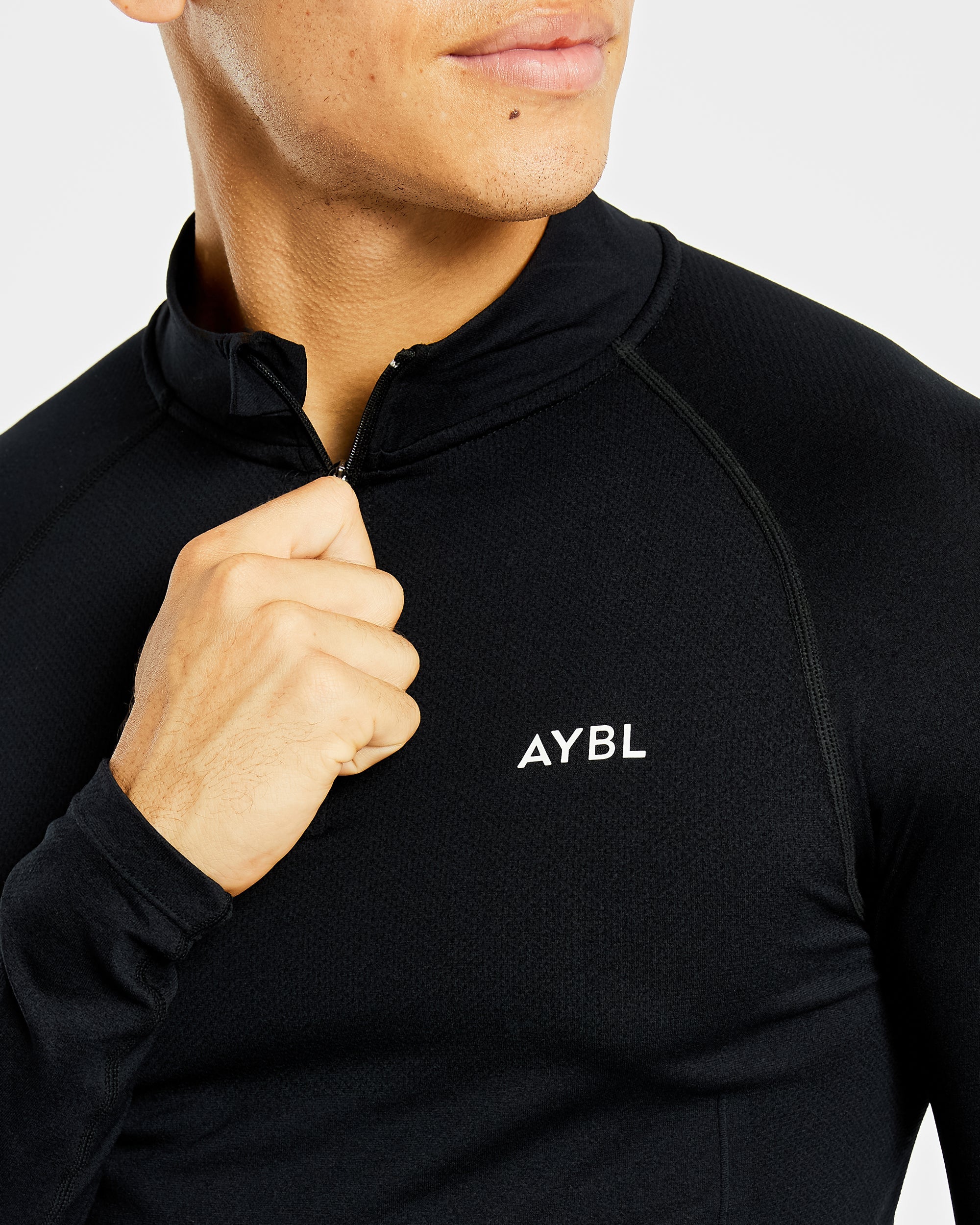 Essential Seamless 1/4 Zip Pullover - Black