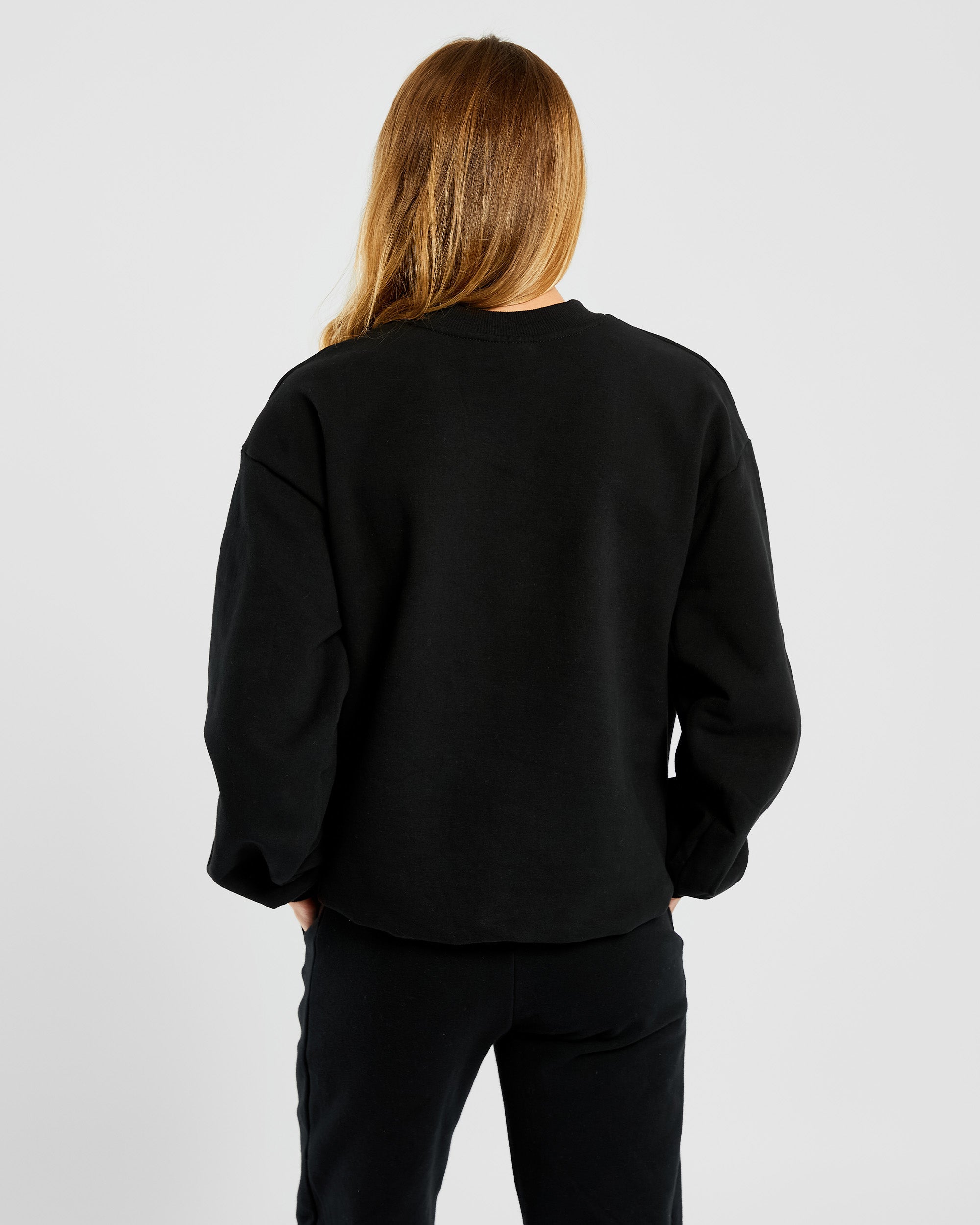 Everyday Relaxed Sweater - Black