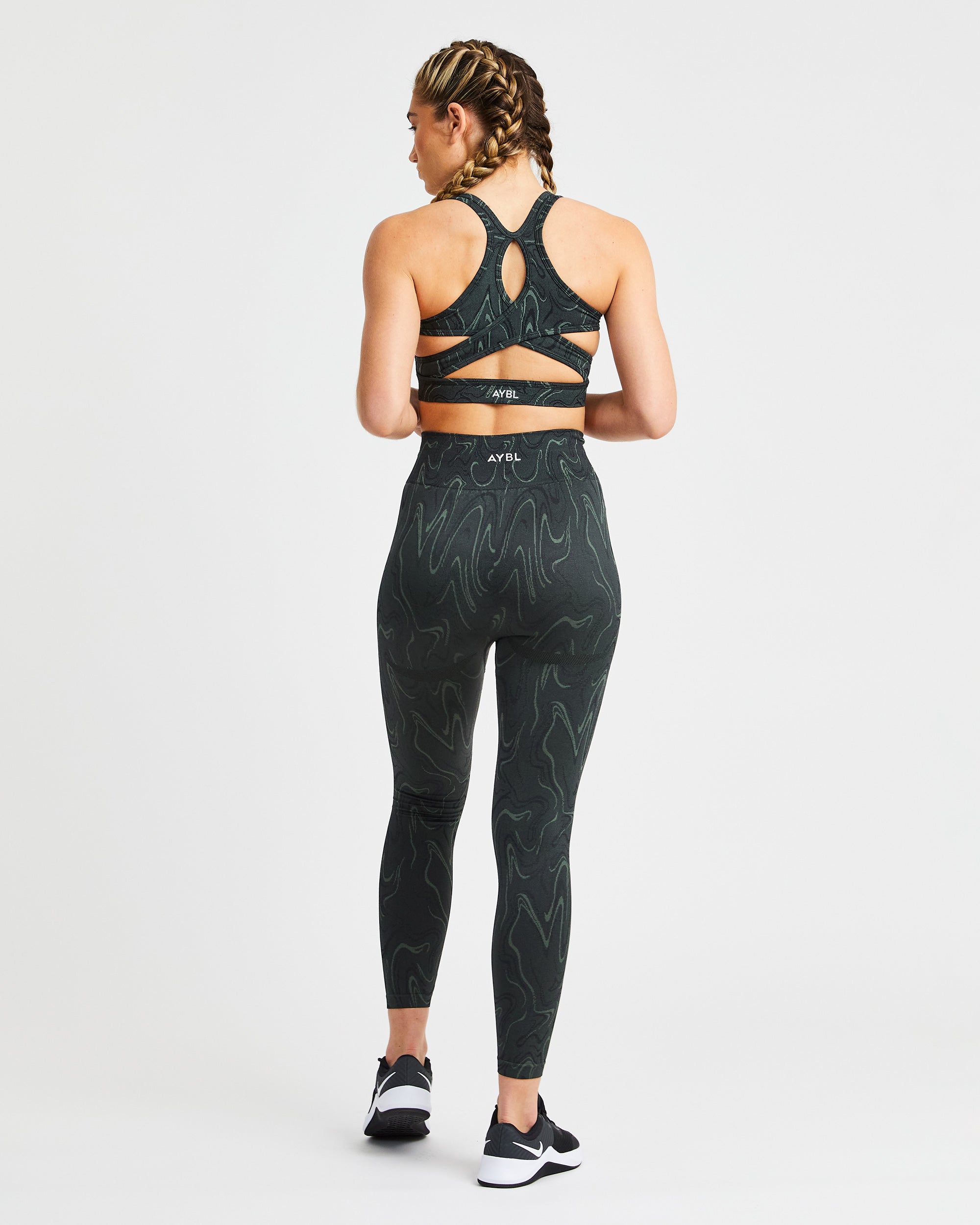 Velocity Seamless Sports Bra - Black