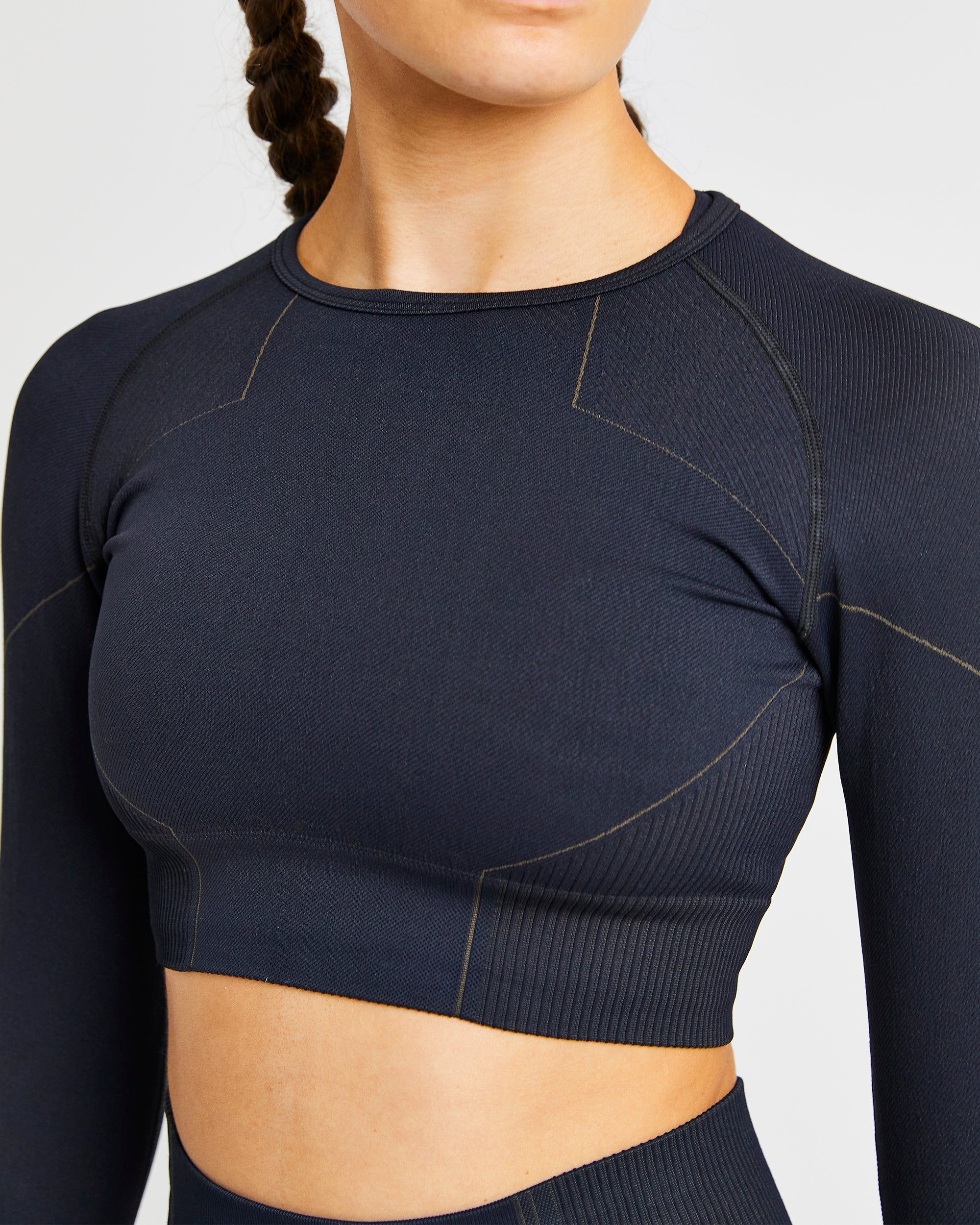 Reflex Seamless Long Sleeve Crop Top - Black